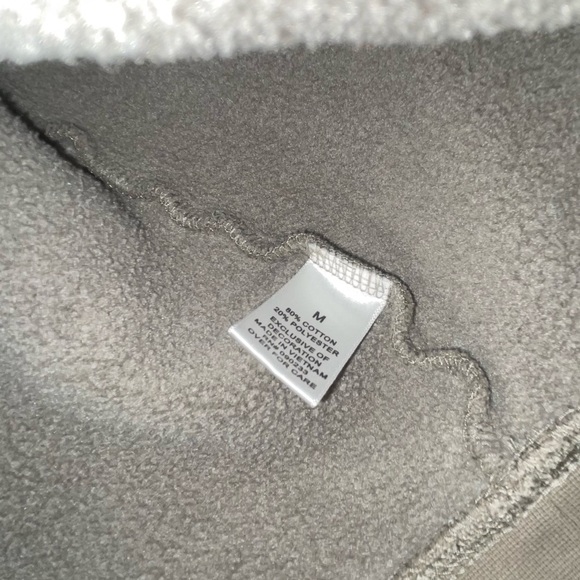 Used essentials - Picture 3 of 4